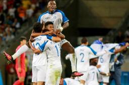 Los futbolistas de la Selección de Honduras celebrando el triunfo ante Corea del Sur en los Juegos Olímpicos de Tokio 2021 que les dio el pase a semifinales. Foto archivo