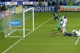 ¡Bombazo! Juan Delgado sorprende en el área de Olimpia y anota el primer gol de Motagua en la Gran Final