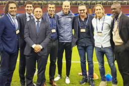 Pedja Mijatovic viajó a Cardiff y comparte junto a otras estrellas que brillaron con Real Madrid.
