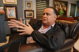 El alcalde de San Pedro Sula se encuentra retenido por autoridades de migración en Estados Unidos.