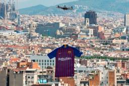 Así presentó el Barcelona la camiseta que lucirá en la siguiente campaña.