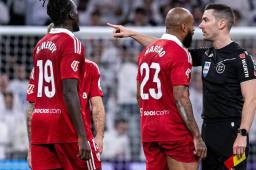 Fue expulsado en el estadio Santiago Bernabéu en el juego que enfrentó a Real Madrid vs Sevilla.