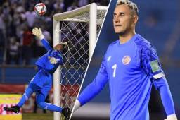 El portero Keylor Navas fue la figura de Costa Rica durante el compromiso ante Honduras y esta foto muestra en el disparo que le sacó a Kervin Arriaga.
