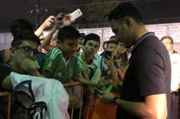 Keylor Navas se ganó el corazón de los aficionados mexicanos al térmico del partido.