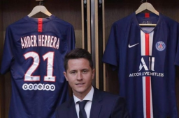 El PSG aprovechó esta oportunidad de mercado para llevarse sin pagar traspaso a un jugador contrastado para compensar la marcha del centrocampista Adrien Rabiot.