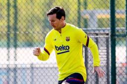 Messi tiene una 'pequeña contractura' en el cuádriceps derecho.