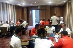 Panamá evitó a los medios y se fue directamente al hotel de concentración. Este lunes realizarán un ligero entreno y quedarán listos para enfrentar a Honduras. Foto @fepafut