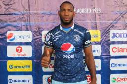 Jairo Róchez ya luce la camisa azul del Motagua. Gran refuerzo para las águilas.