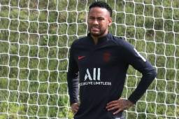 De momento Neymar continúa perteneciendo al PSG luego de la reunión que mantuvieron con el Barcelona en la capital francesa.