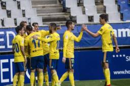 Celebración del Cádiz en una de sus anotaciones ante Oviedo este domingo en la segunda división de España.
