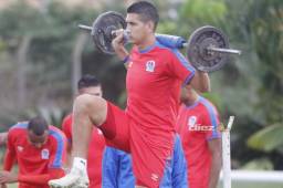 Johnny Leverón trabaja pensando en el título 32 del Olimpia. Foto Ronald Aceituno.