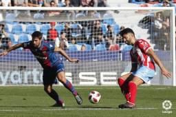 Jona Mejía arrancó de titular y fue sustituido al minuto 58. Su equipo cayó con goles sobre el cierre. Fotos LaLiga123