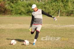 Ricardo Canales estaría superando en partidos a Noel Valladares hasta la próxima campaña. Foto: Edgar Witty