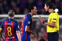 Deniz Aytekin le mostró lo que fue la segunda amarilla a Busquets y no podrá jugar en el primer duelo ante 'La Vieja señora'.