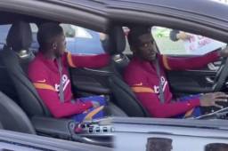 Un grupo de aficionados trolearon a Dembélé mientras esperaba en un semáforo.