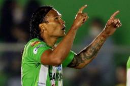 Solo seis meses duró la aventura del Carlos Peña en el fútbol de Guatemala.