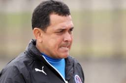 Nahún Espinoza tenía acuerdo con la dirigencia de Olimpia al finalizar la participación del club en este torneo, su continuidad no es segura.