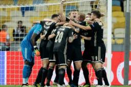 El Ajax empató este martes 0-0 en su visita al campo del Dinamo de Kiev y gracias al 3-1 en la ida se metió en la fase de grupos de la Champions.