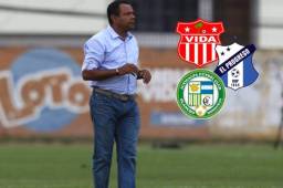 El entrenador de Real de Minas, Raúl Cáceres dirigiendo uno de sus encuentros en la Liga Nacional de Honduras.