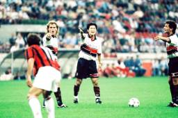 Kazuyoshi Miura fue el primer japonés en jugar en la Serie A. Lo hizo en 1994 con el Genoa.