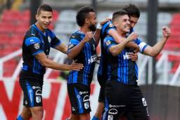 Javier Güémez celebrando el primer gol del Querétaro ante Morelia.