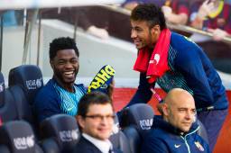 Alexandre Song fue un suplente fijo durante su etapa por el Barcelona. En la imagen ríe junto a Neymar.