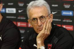 El entrenador español Benito Floro, arremetió contra los jugadores que le hicieron la cama en la Liga Alajuelense cuando la dirigió en 2017.