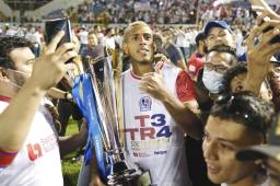 El delantero Eddie Hernández dice que Pedro Troglio le dio la oportunidad que otros técnicos no le dieron y espera seguir ganando campeonatos. Fotos DIEZ