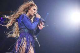 La espectacular actriz, Jennifer López, subió una candente foto en sus redes sociales.