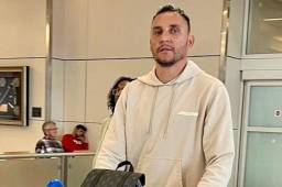 Llegada del portero costarricense, Keylor Navas, al aeropuerto en Dallas, Estados Unidos.