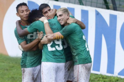 El Marathón está venciendo sin problemas al Platense y tiene la ventaja que los escualos se han quedado con dos hombres menos en el partido.