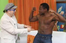 En una divertida entrevista, el periodista, Miguel Caballero Leiva, pasó por la silla eléctrica, la nueva sección que estrenamos hoy en DIEZ. Foto Ronal Aceituno