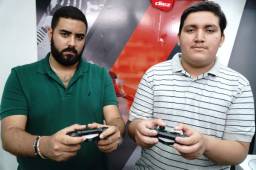 Eduardo y Veni están preparados para dar la batalla a los demás competidores en el Rey del Fifón.