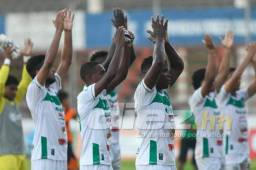 Los jugadores del Platense esperan resolver este miércoles con la directiva.