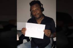 El rostro de desconsolación de Carlos Pavón, comentarista de Univisión Deportes, tras la penosa derrota de Honduras en el Mundial Sub-20 de Polonia.