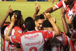 ¡El Vida vuelve a sacar petróleo en la recta final y triunfa ante Lobos en La Ceiba! Ahora se sube a la cima del Apertura