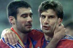 Pep Guardiola y Luis Figo compartían habitación en el Barcelona.