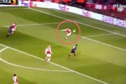 Ramsey marcó uno de los mejores goles de la semana en la Europa League.