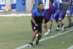 Carlos 'Chato' Padilla celebró con mucha alegría el campeonato logrado por primera vez en la segunda división de Honduras.