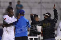 Kevin Álvarez tuvo que ser controlado por Herrera para que no atacara a Osman Madrid.