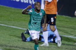 Solani Solano sigue marcando su calidad en la Liga Concacaf y esta noche ya marcó el primer gol con el que el Marathón está venciendo al Forge.
