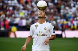 Cerca de 50 mil espectadores han llegado al Bernabéu para presenciar a su nuevo fichaje galático: Eden Hazard.