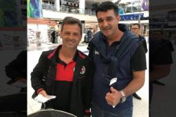 Diego Cocca se encontró con Diego Vázquez en aeropuerto de Houston. Este miércoles estarán cara a cara.