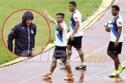 Los jugadores del Olimpia entrenaron entre risas y bajo la lluvia en el estadio Olímpico y quedaron listos para el juego de ida de la final ante Guápiles.