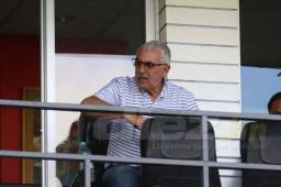 Manuel Keosseián en uno de los palcos del estadio Nacional.