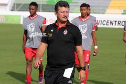 Finalmente Mauro Reyes se quedó en el equipo e intentará salvar del descenso al Real Sociedad.