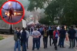 En La Ceibita, Santa Bárbara ha salido gran número de personas a protestar.