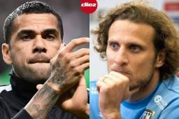 Alves no se quedó callado y respondió el mensaje que le envió Forlán.