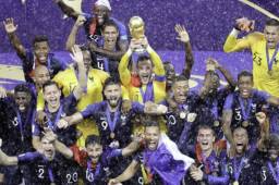 Los jugadores de Francia recibieron la medalla de honor que se entrega desde el año 1804 cuando la creóm el emperador Napoleón Bonaparte.