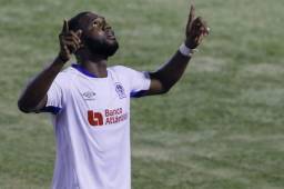 Jorge Benguché firmó con Boavista de Portugal y tras ello dedicó unas palabras de despedida a la afición y barra del Olimpia.